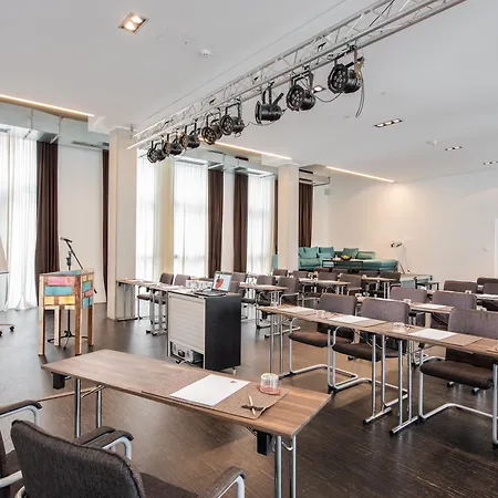 Numa Boxer 4* 베를린